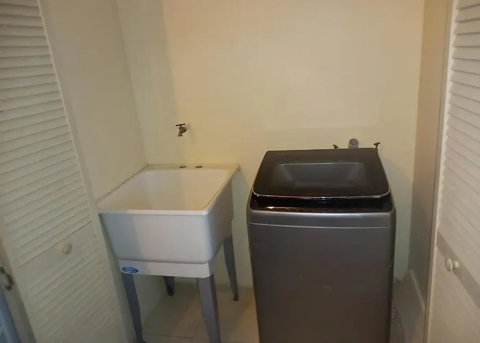 Apartment Dream At Premier's In Montego West Village *